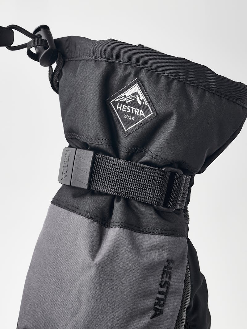 Gauntlet CZone Jr. Mitt in der Farbe Graphit & Schwarz (4 oder 7)