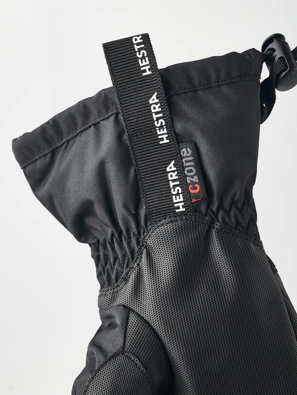 Gauntlet CZone Jr. Mitt in the color Graphite & Black (6 of 7)