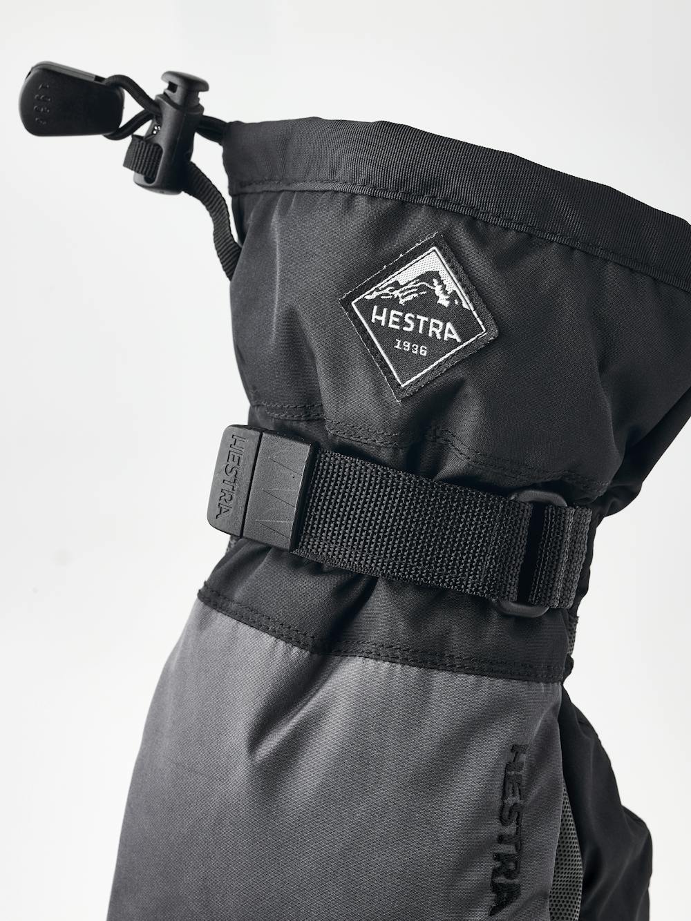 Gauntlet CZone Jr. 3-finger i färgen Grafit & svart (4 av 6)