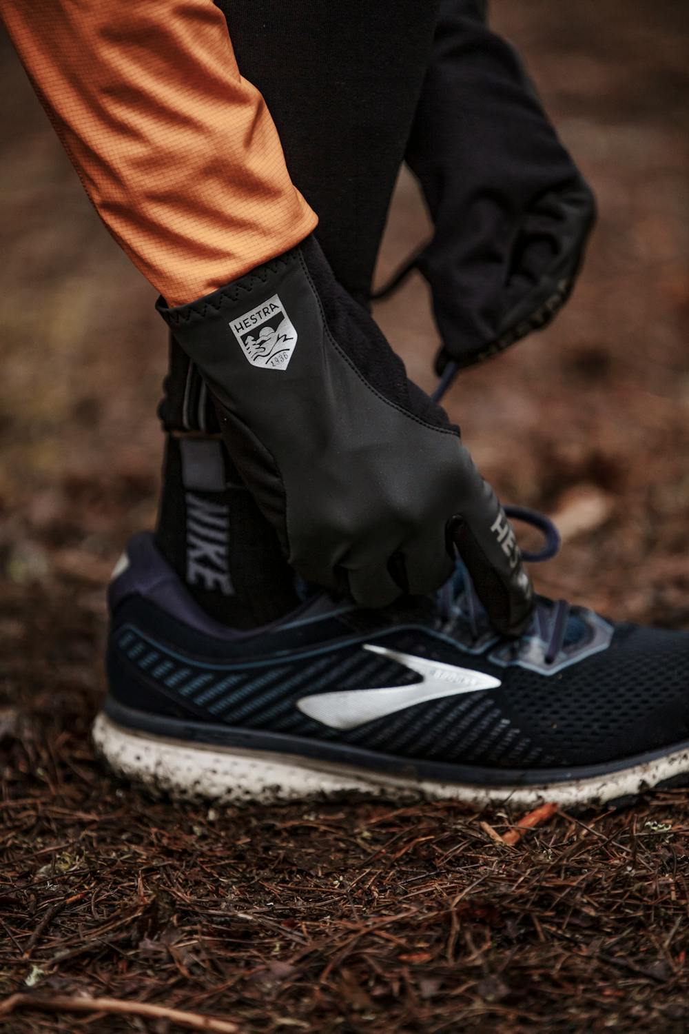 Dark gray fabric outdoor glove with reflective details (8 of 8)