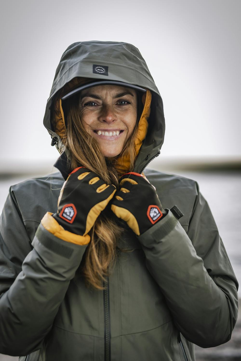 Dark green outdoor glove with light brown goat leather palm (6 of 9)