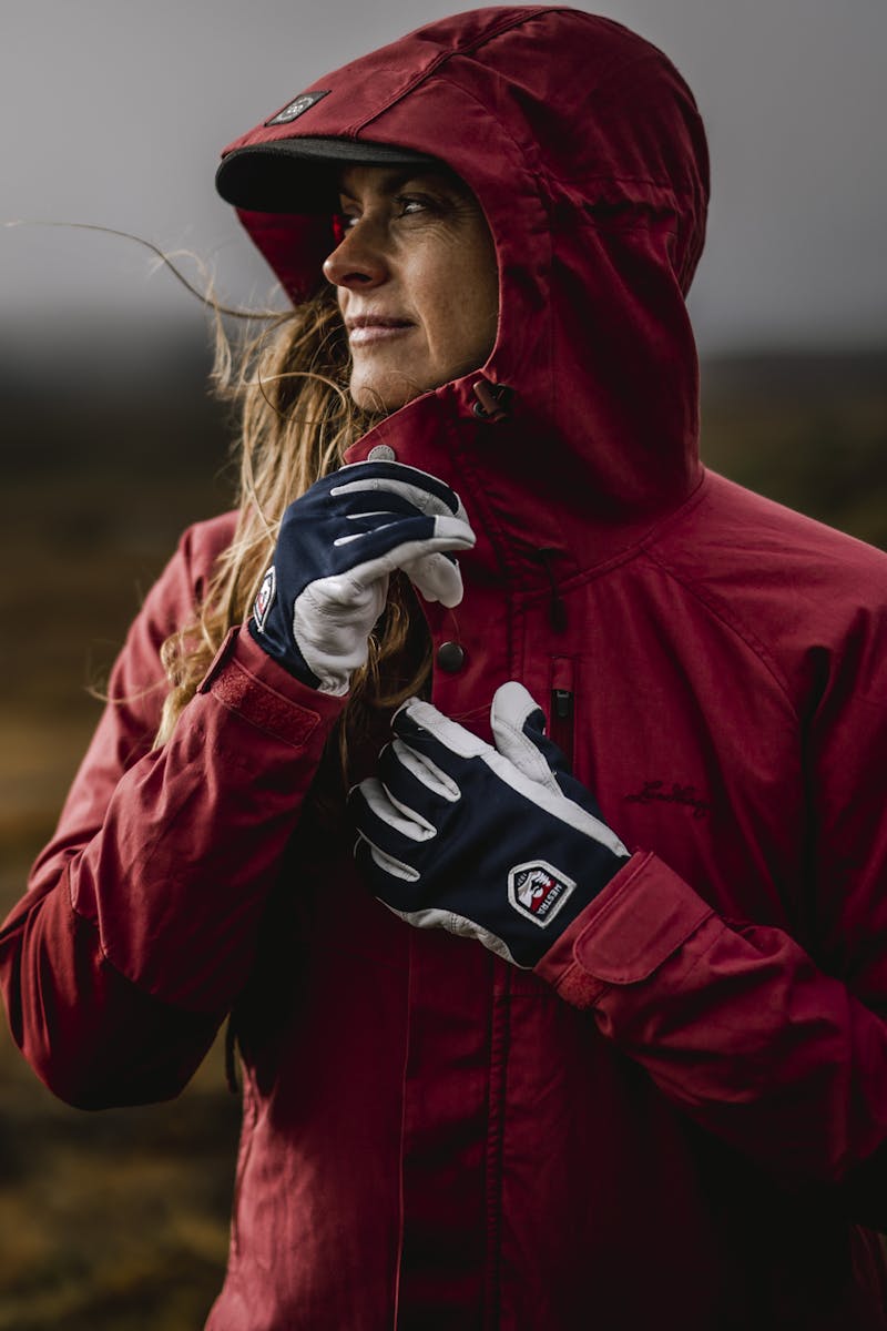 Dark blue outdoor glove with white goat leather palm (5 of 9)