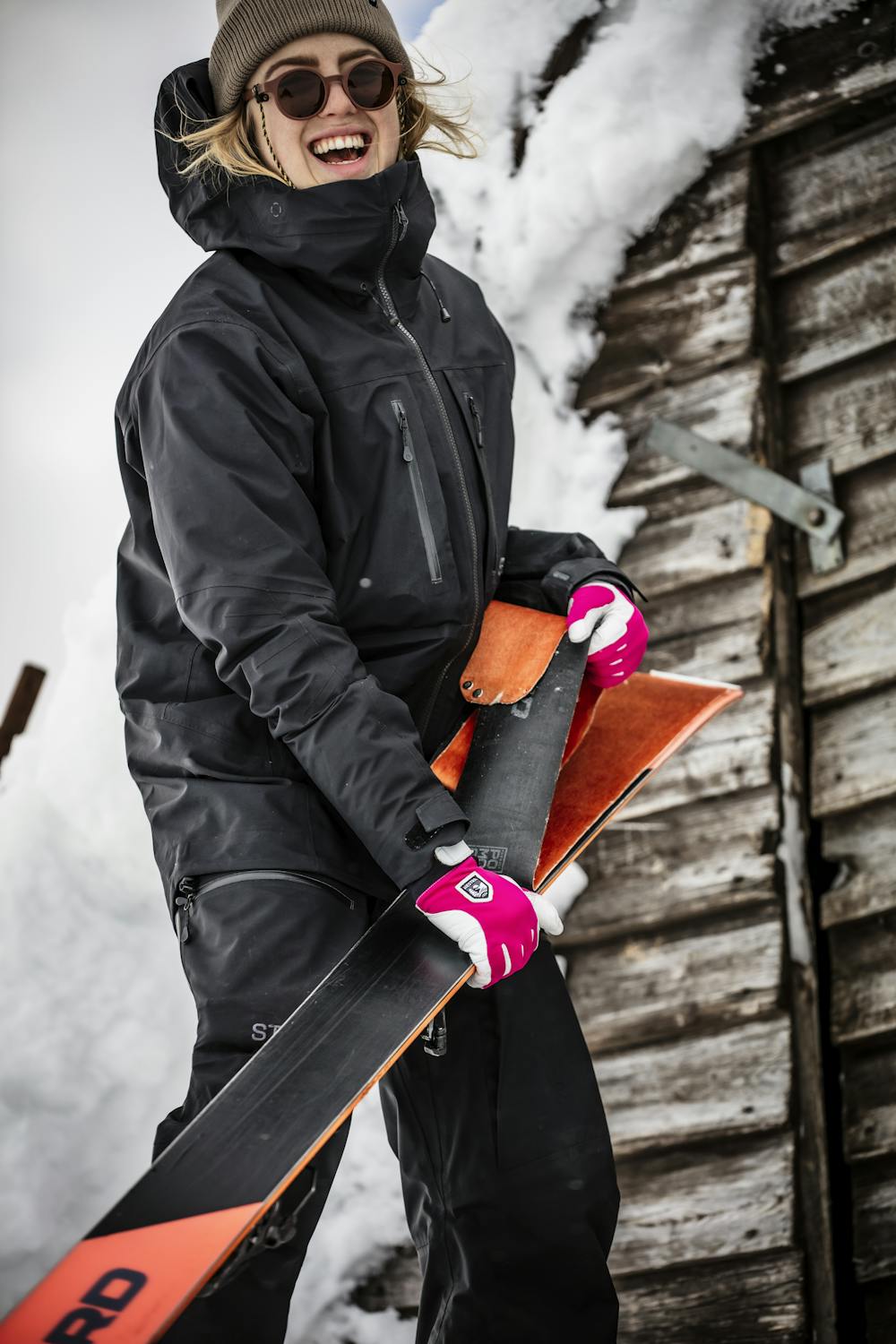 Pink outdoor glove with white goat leather palm (6 of 8)
