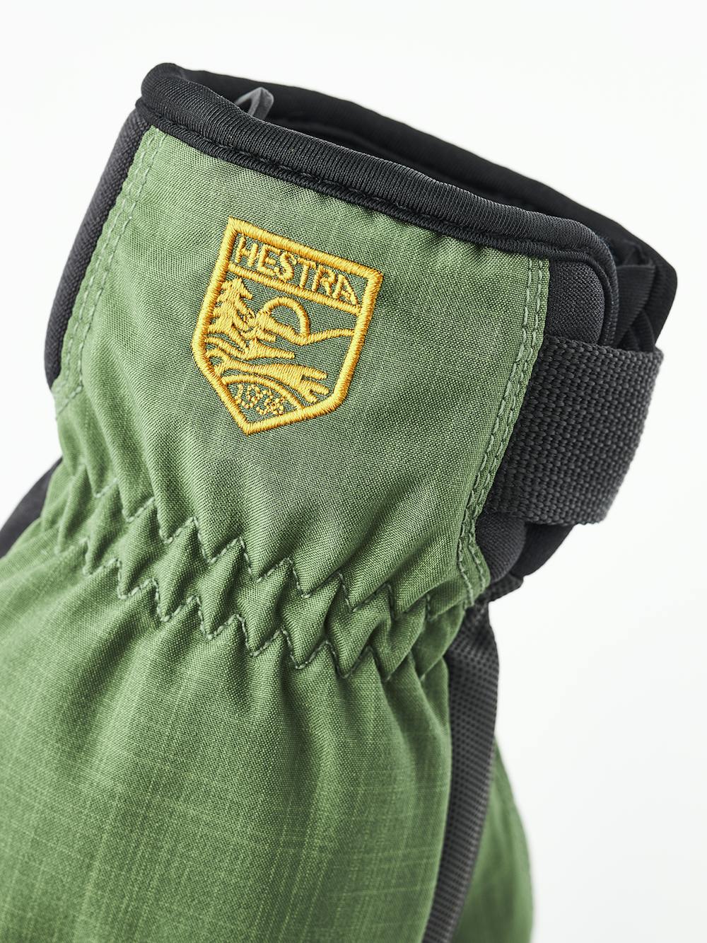 Green fabric children’s glove with black palm (4 of 7)