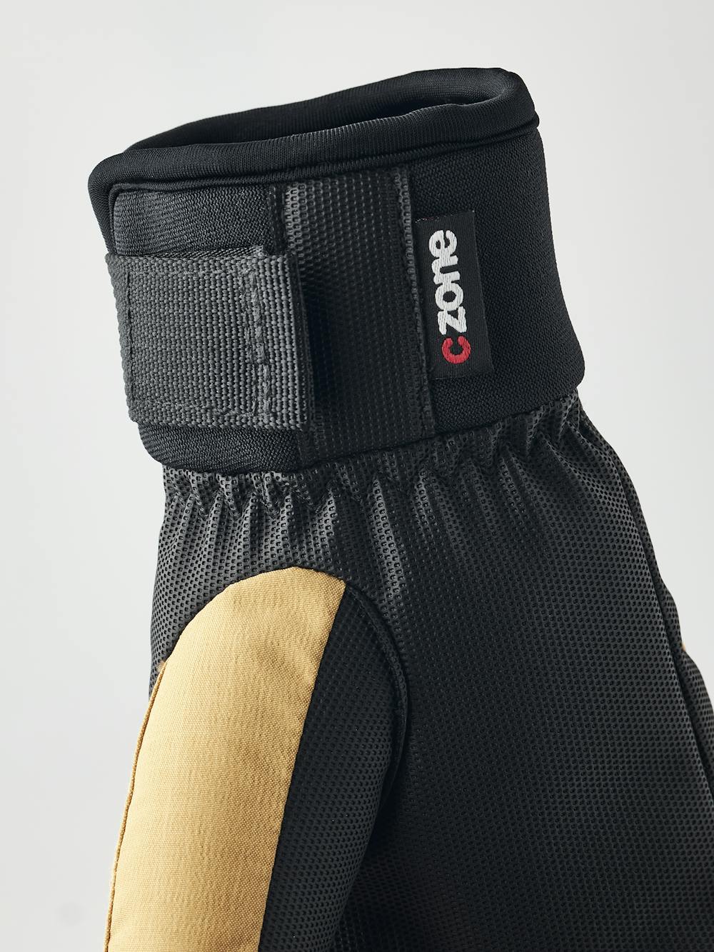 Ferox Primaloft Mitt in der Farbe Sand (5 oder 6)