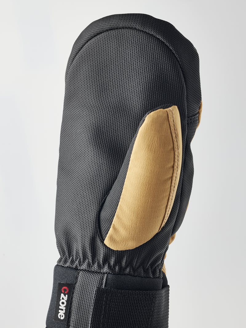 Ferox Primaloft Mitt in the color Sand (2 of 6)