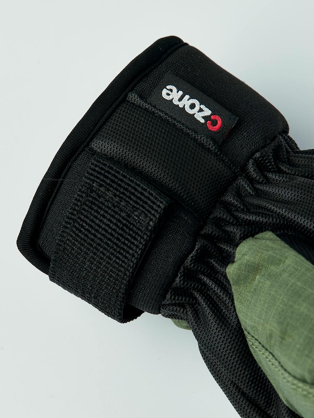 Green fabric mitten with black palm  (5 of 6)