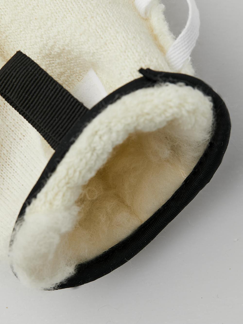 White machine-sewn liner glove (3 of 4)