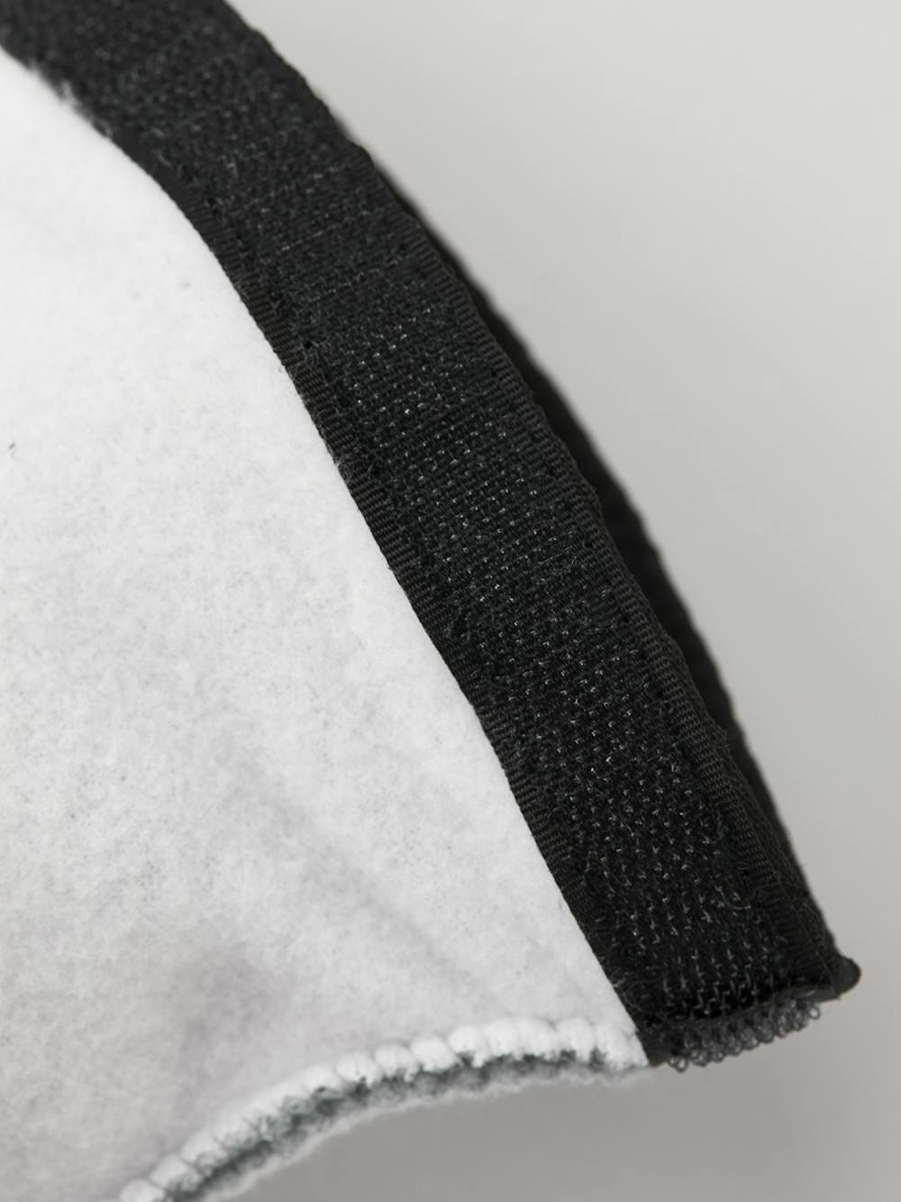 White machine-sewn liner glove (4 of 4)