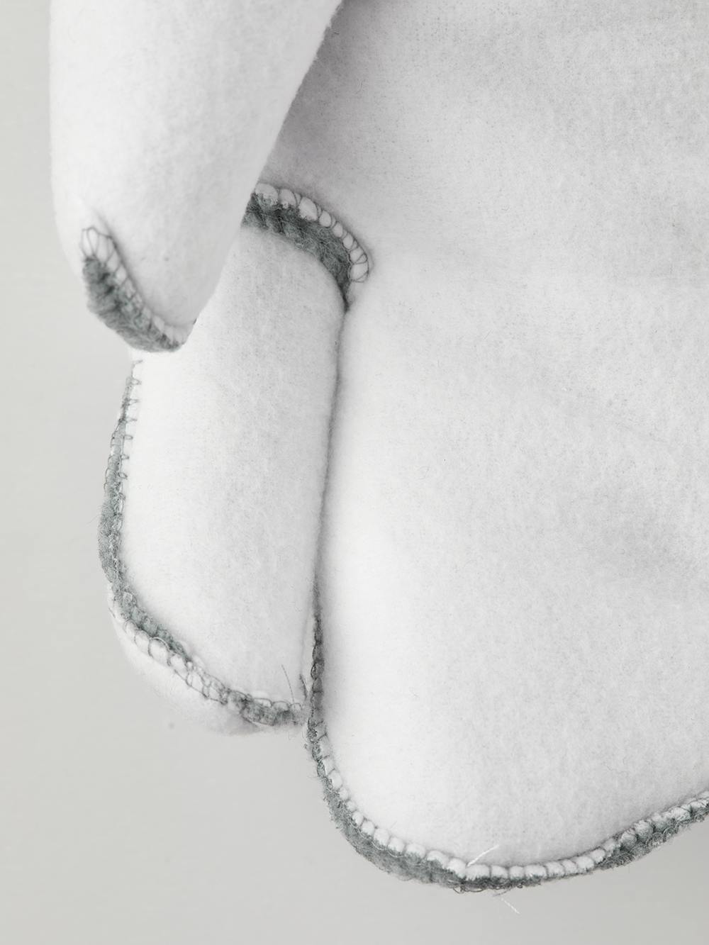 White machine-sewn three-finger liner (4 of 4)