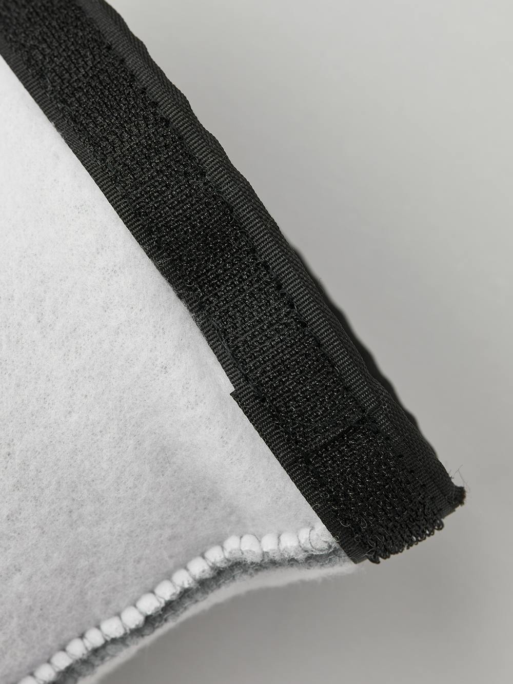 White machine-sewn liner glove  (3 of 4)