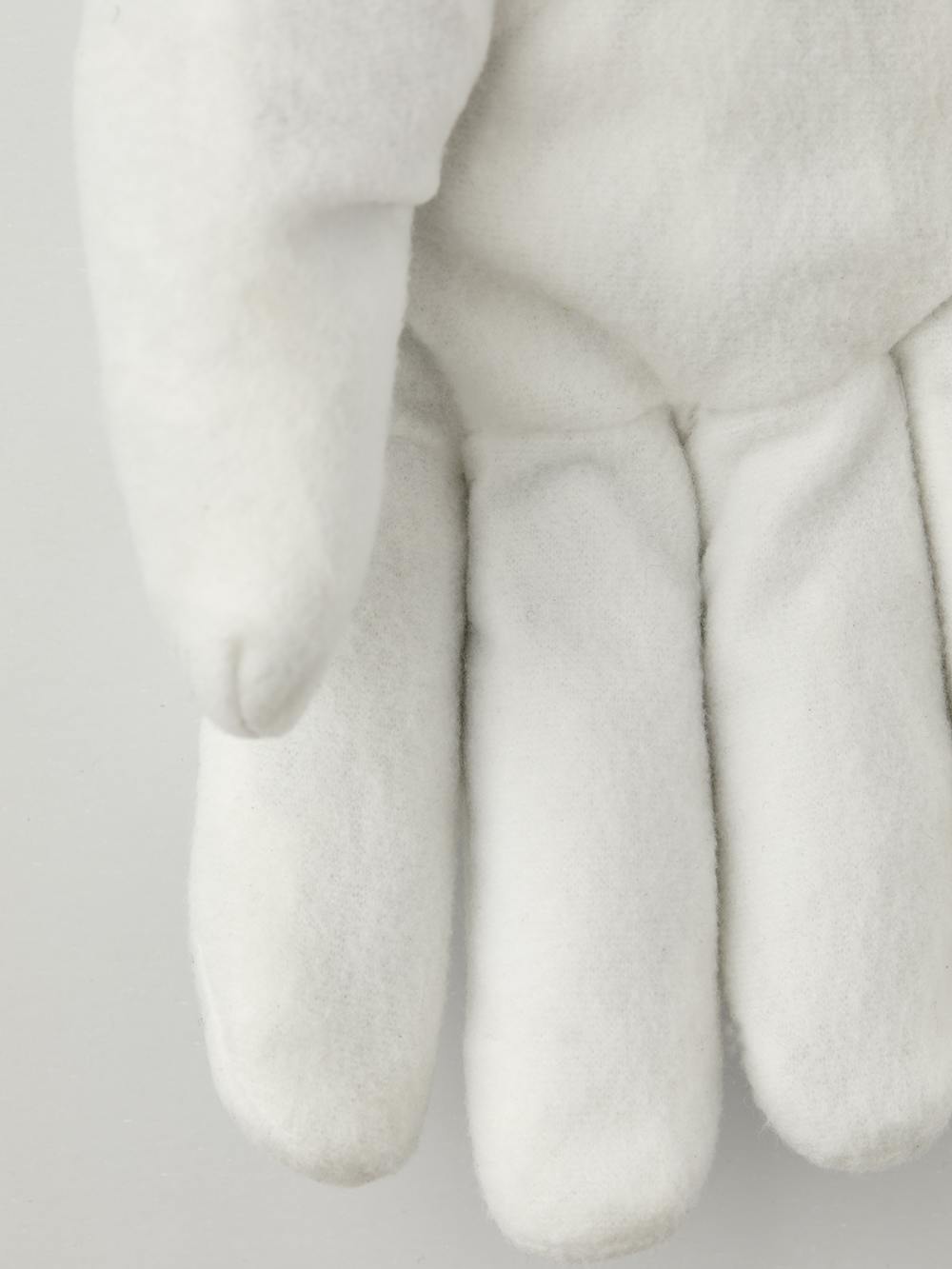 White machine-sewn liner glove  (4 of 4)