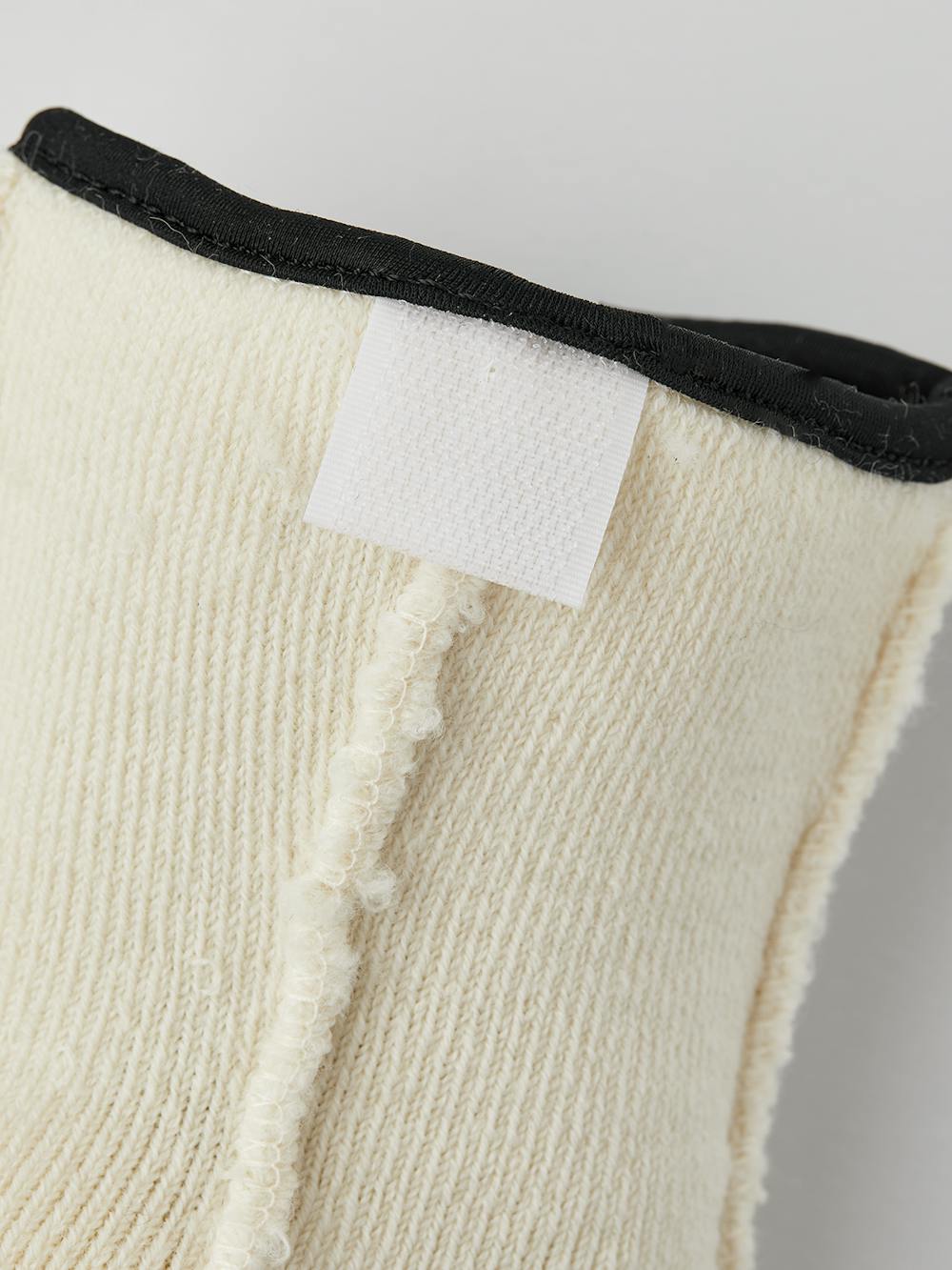 Weißer maschinengenähter Innenfäustling (3 oder 4)