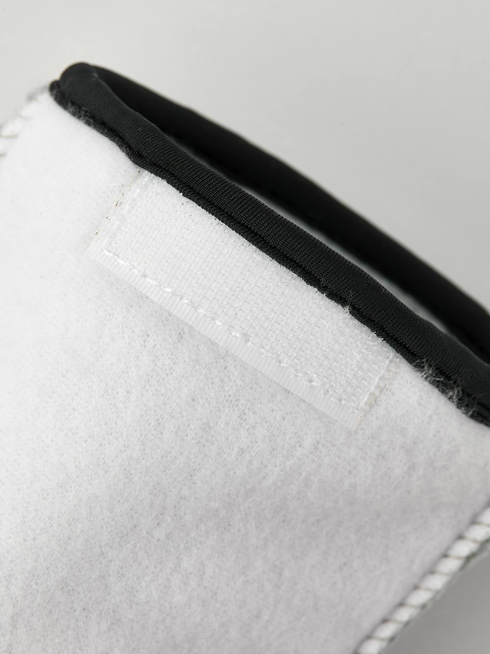 White machine-sewn liner mitten (3 of 4)