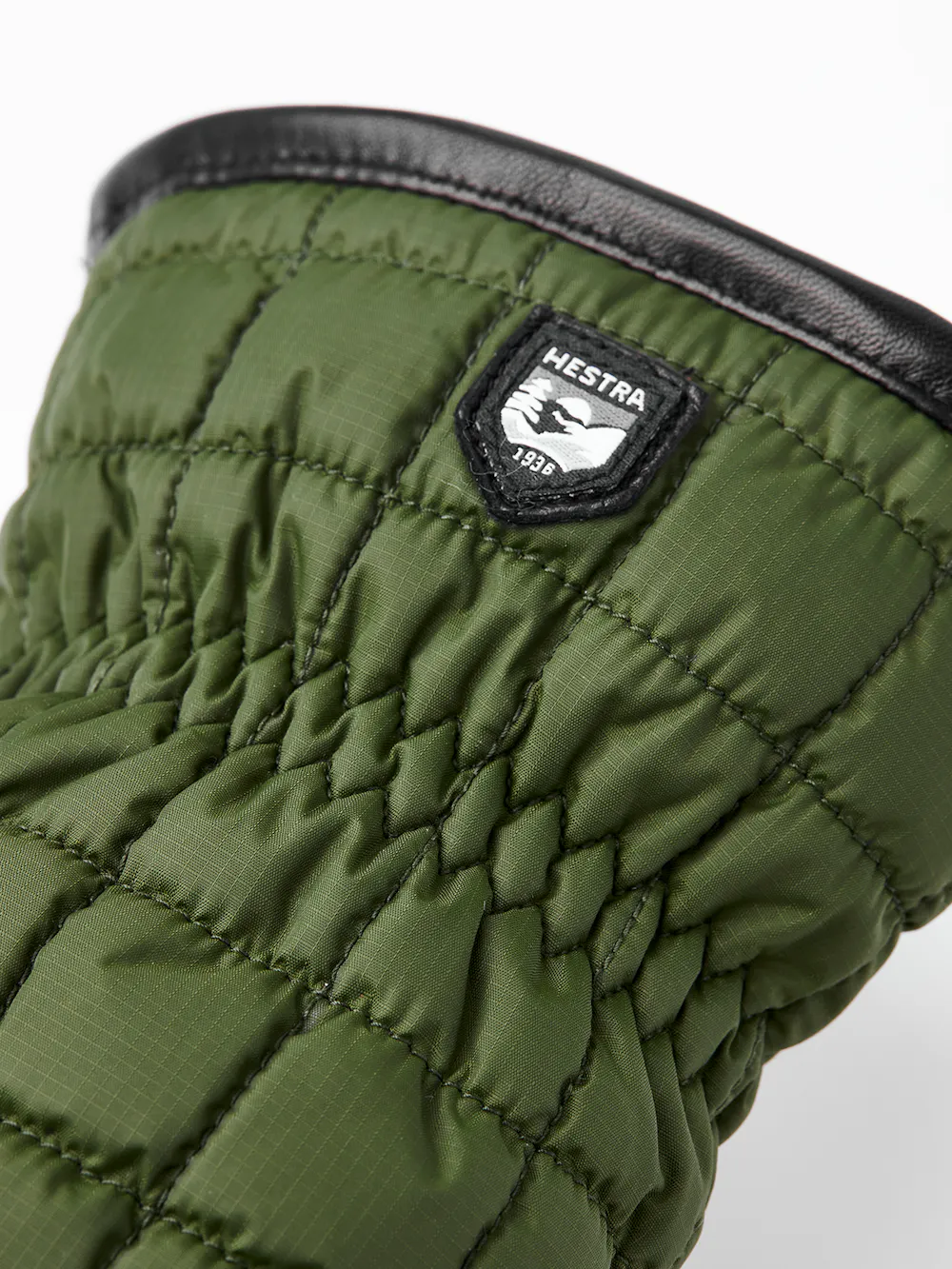 Dark green mitten with black hairsheep palm  (4 of 5)