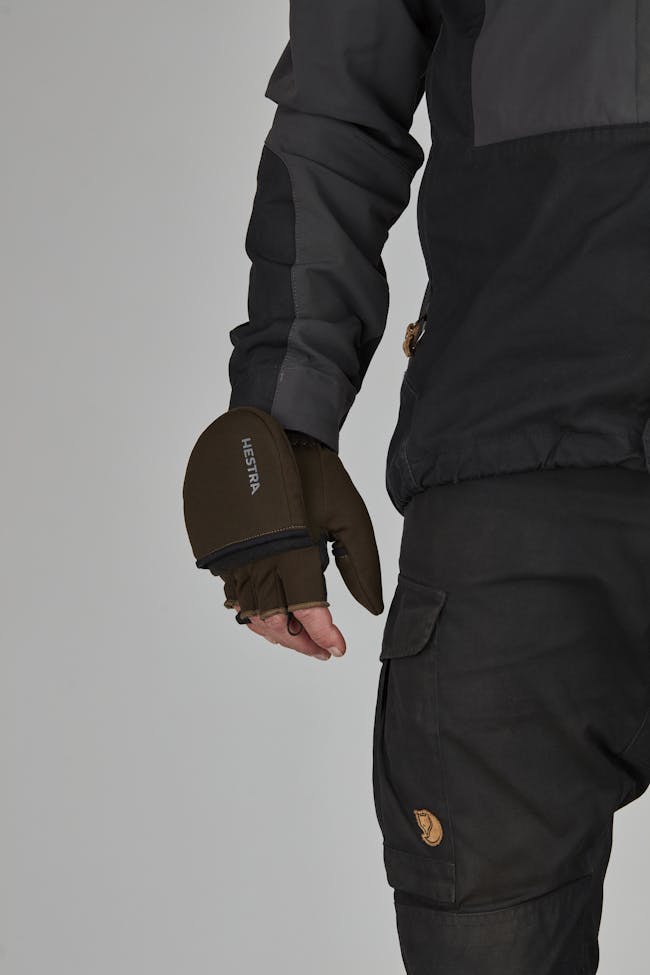 Image displaying Windstopper Pull Over Mitt (1 of 8)