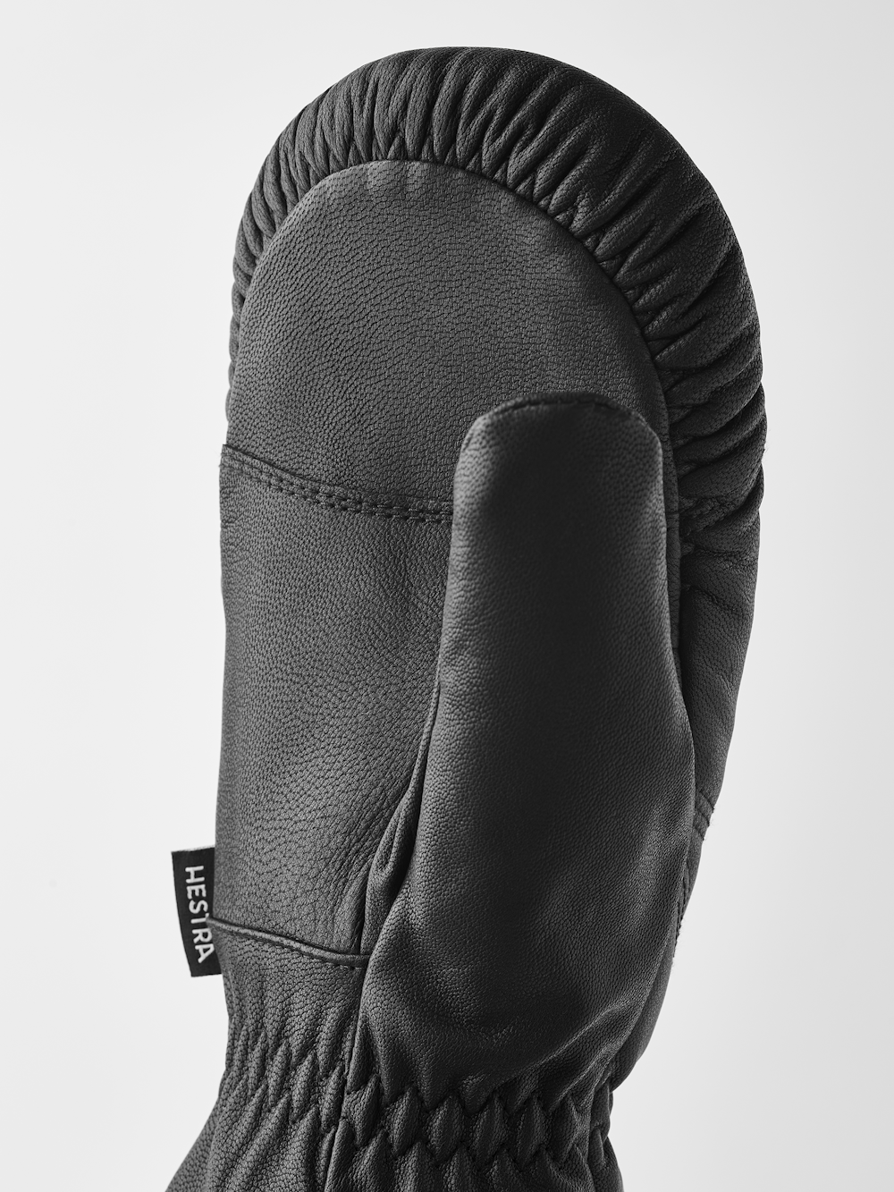 Leather Box Mitt in the color Black (2 of 6)