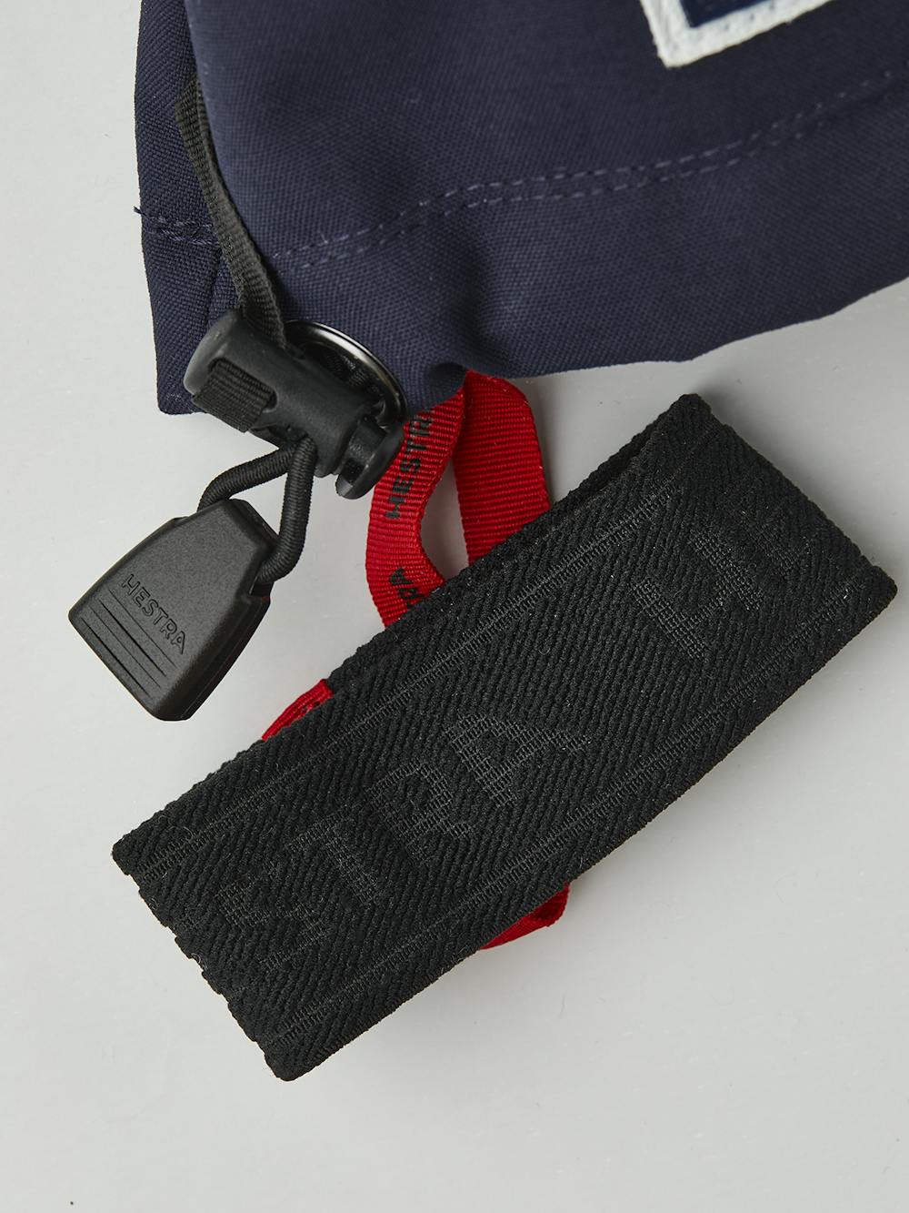 Dark blue mitten with white goat leather palm and wrist strap (2 of 6)