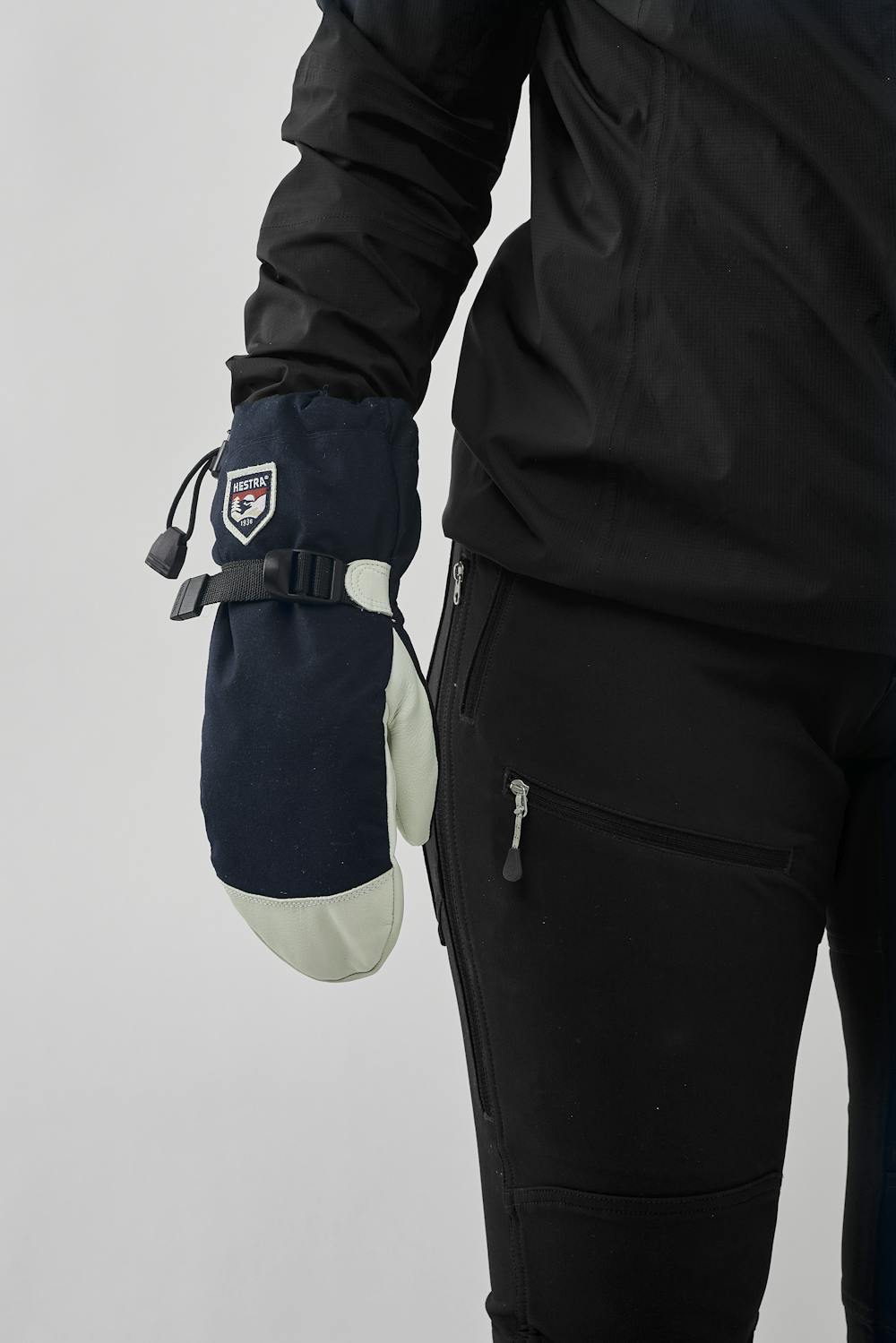 Dark blue mitten with white goat leather palm and wrist strap (5 of 6)