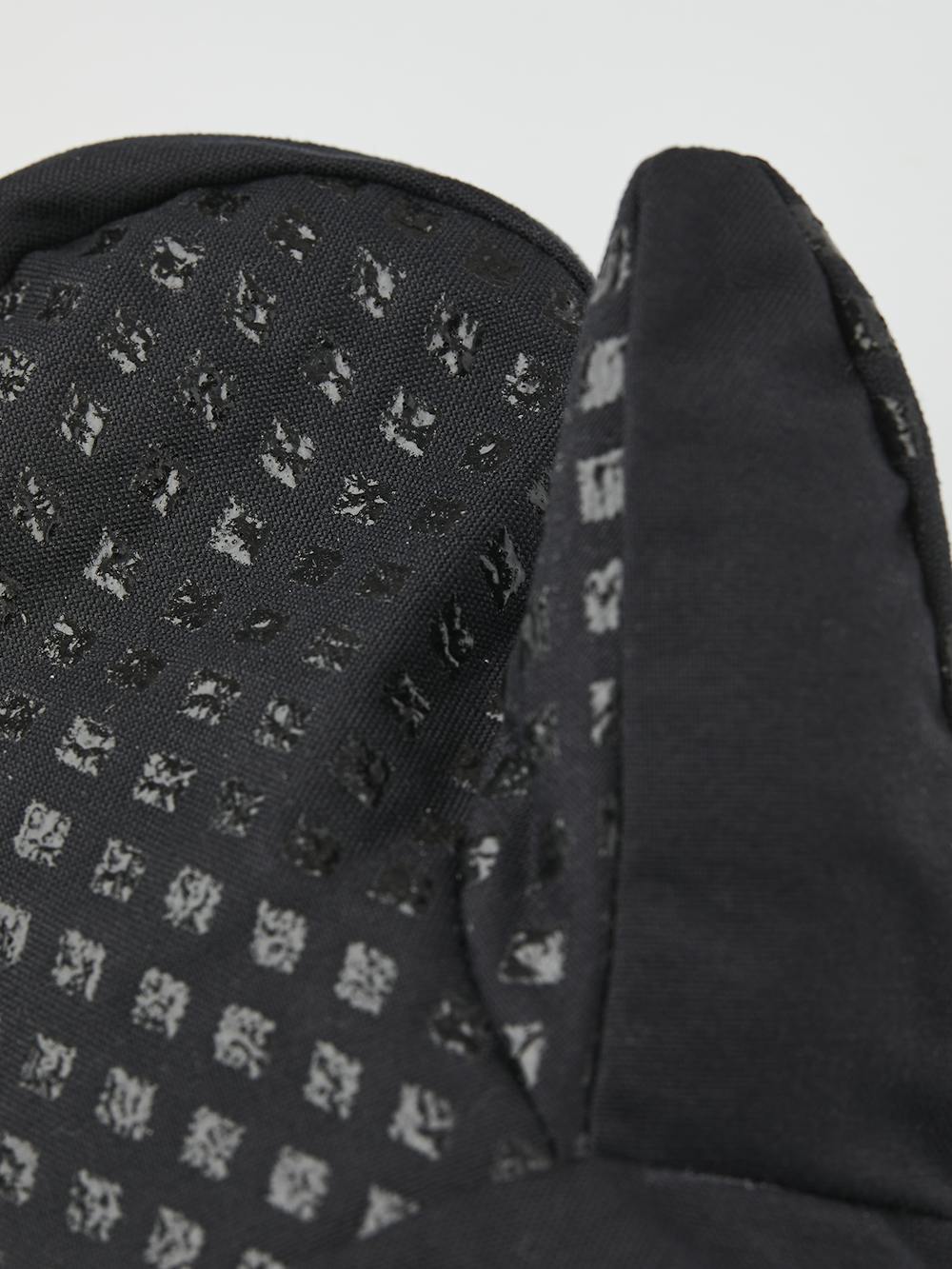 Black fabric mitten with wrist adjustment  (5 of 6)