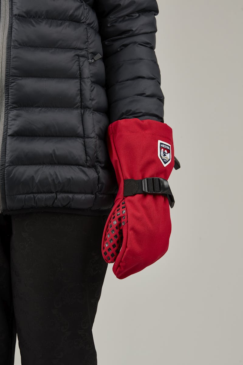 Red fabric mitten with wrist adjustment (6 of 7)