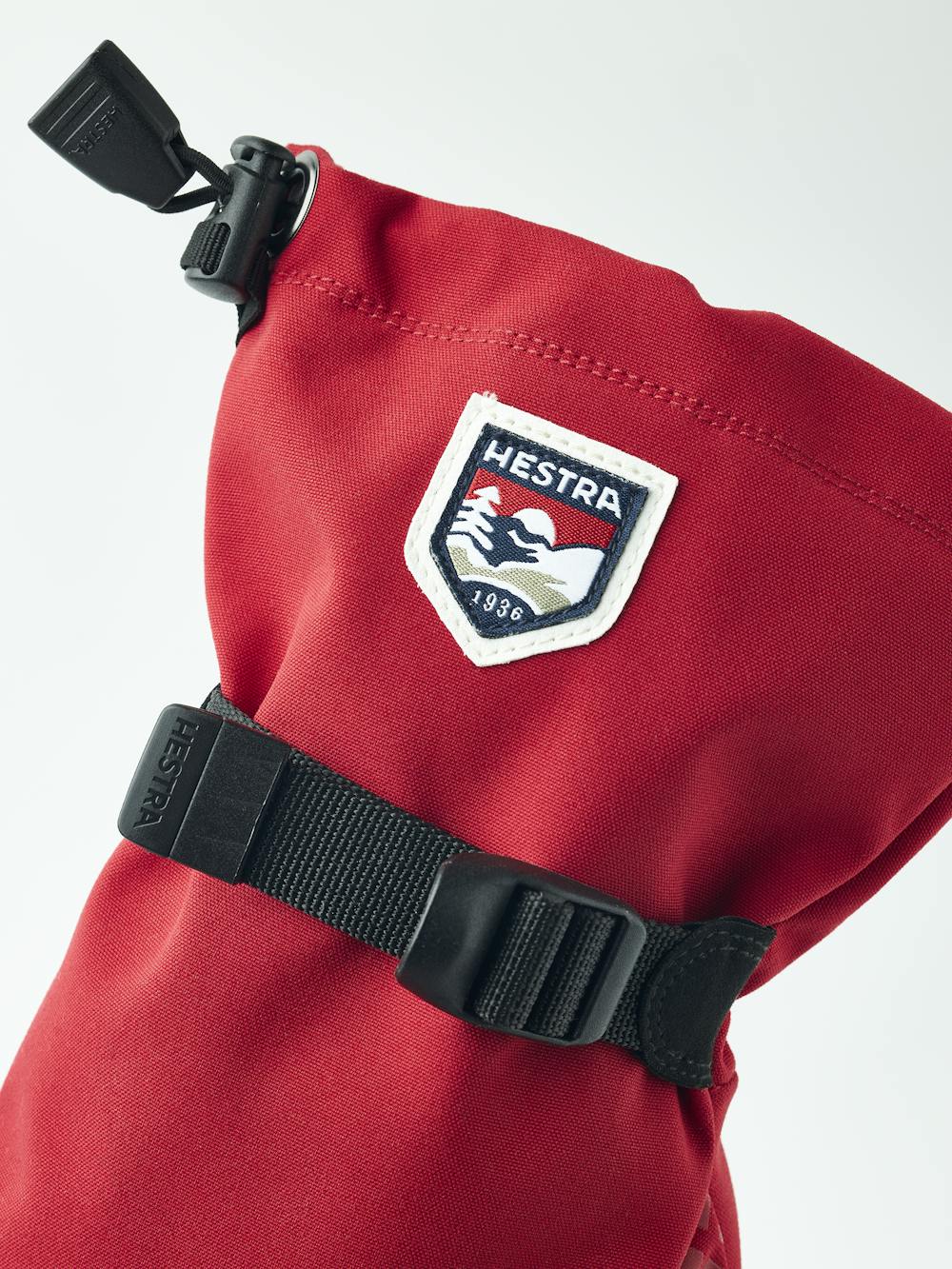 Red fabric mitten with wrist adjustment (4 of 8)