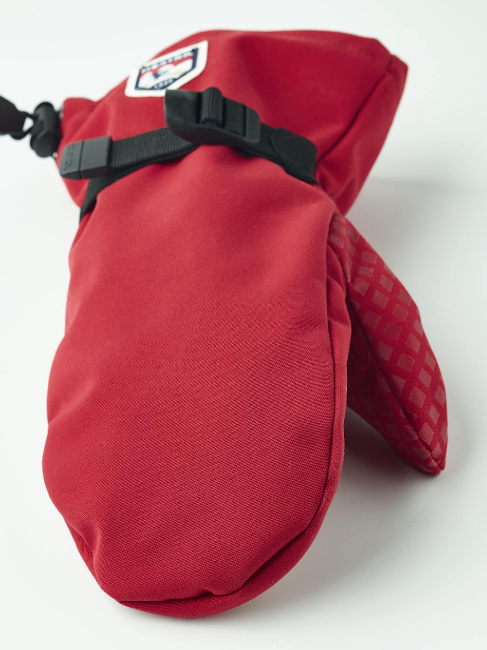 Red fabric mitten with wrist adjustment (6 of 8)