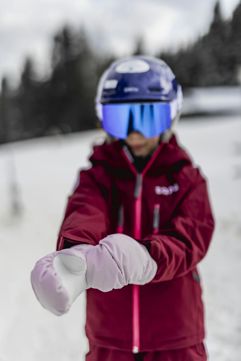 Light pink mitten with white goat leather palm  (2 of 7)