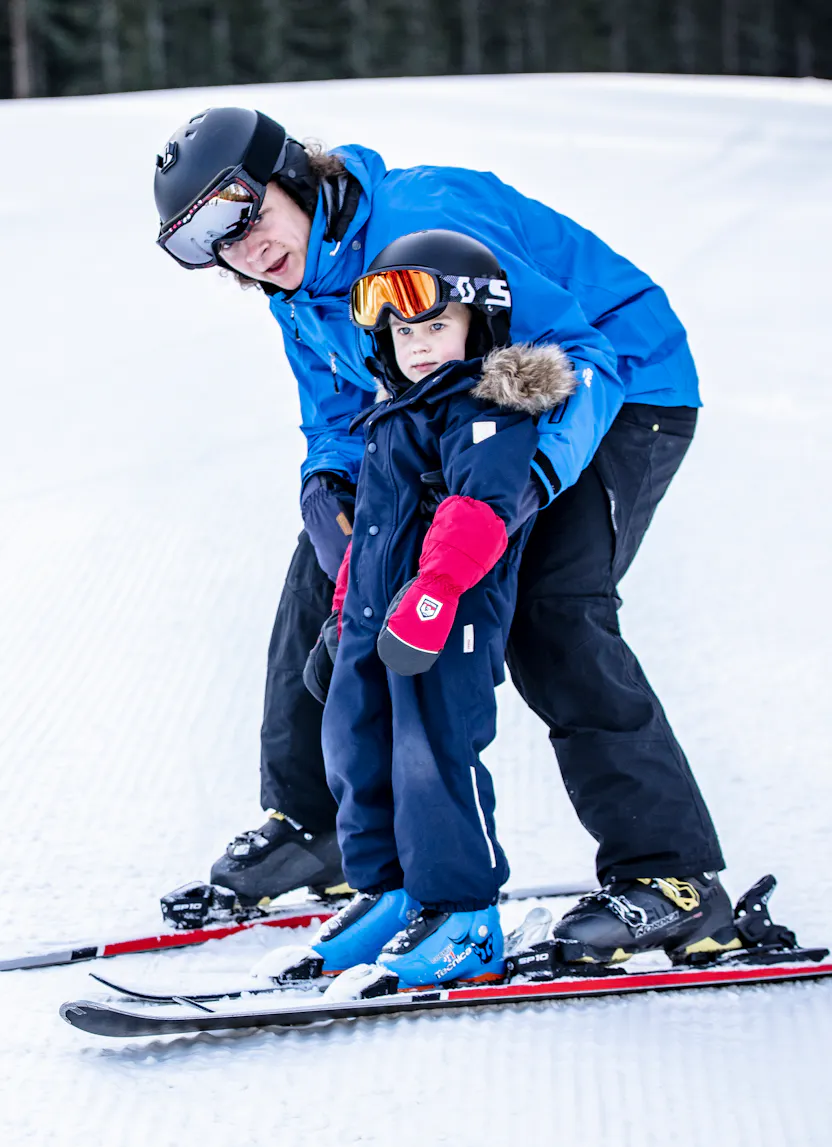 Alternative image for Akka Jr. Mitt