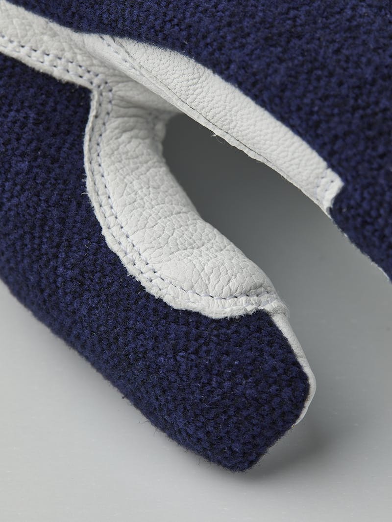 Dark blue cross-country ski glove with white goat leather palm and wrist adjustment  (2 of 5)