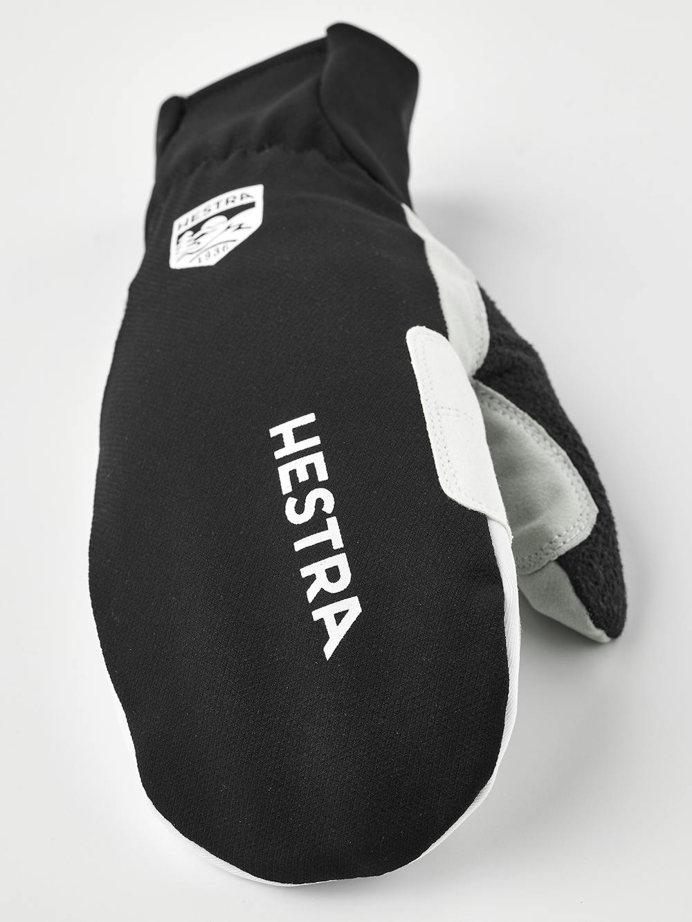 Women's XC Tracker Mitt in the color Black (5 of 5)