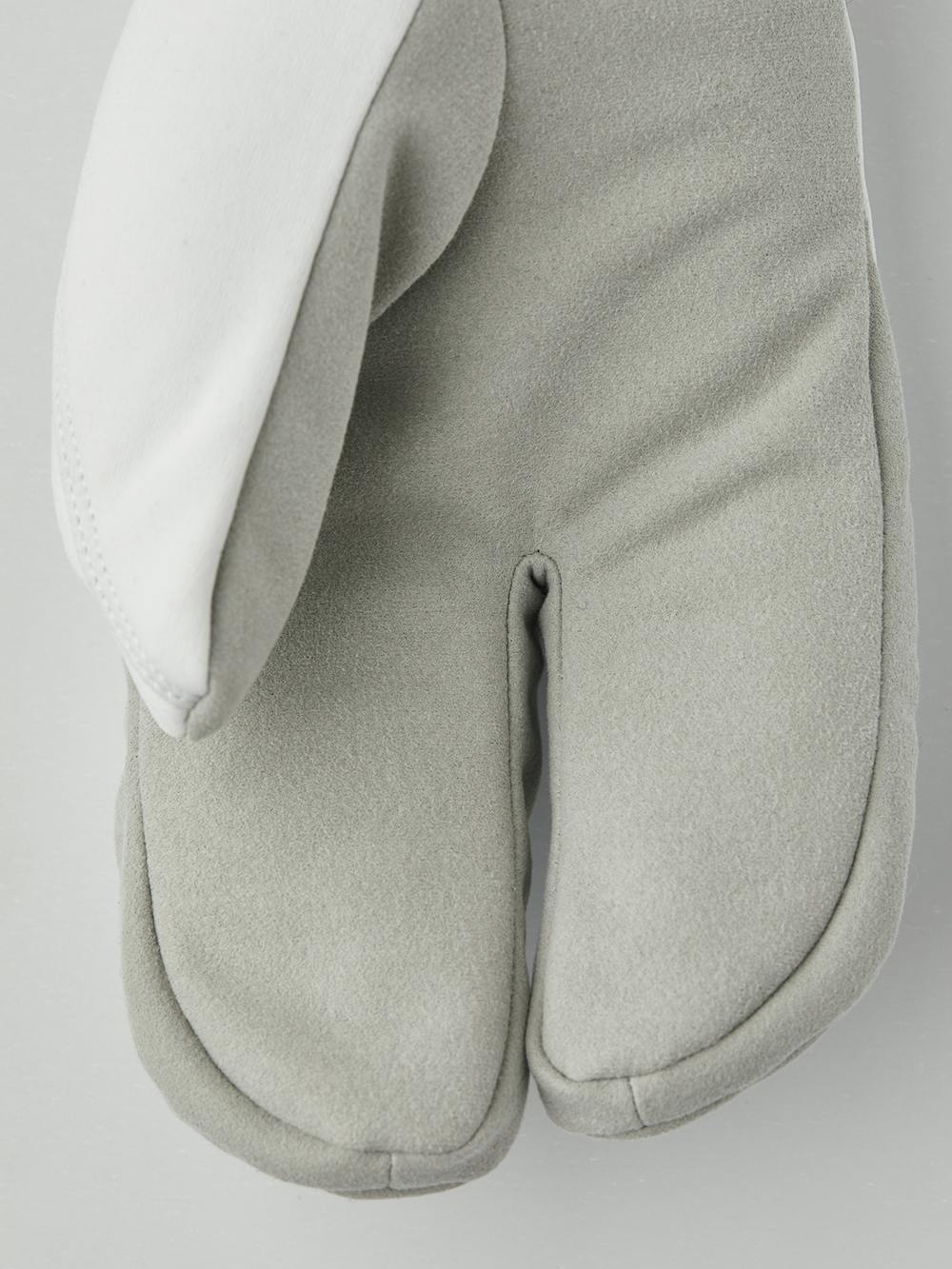 White and red fabric lobster glove with gray synthetic suede palm (4 of 5)