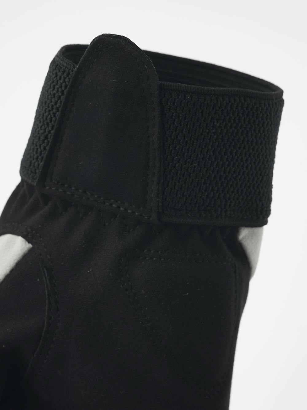 Beiger Fahrradhandschuh aus Stoff mit schwarzer Innenhand aus synthetischem Wildleder (8 oder 9)