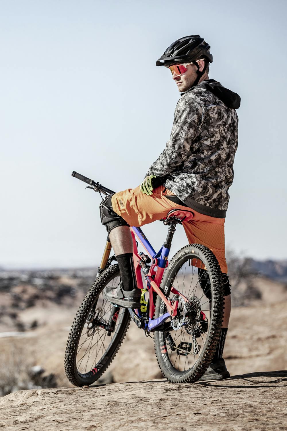 Green-yellow fabric cycling glove with black synthetic suede palm and touch function (2 of 7)