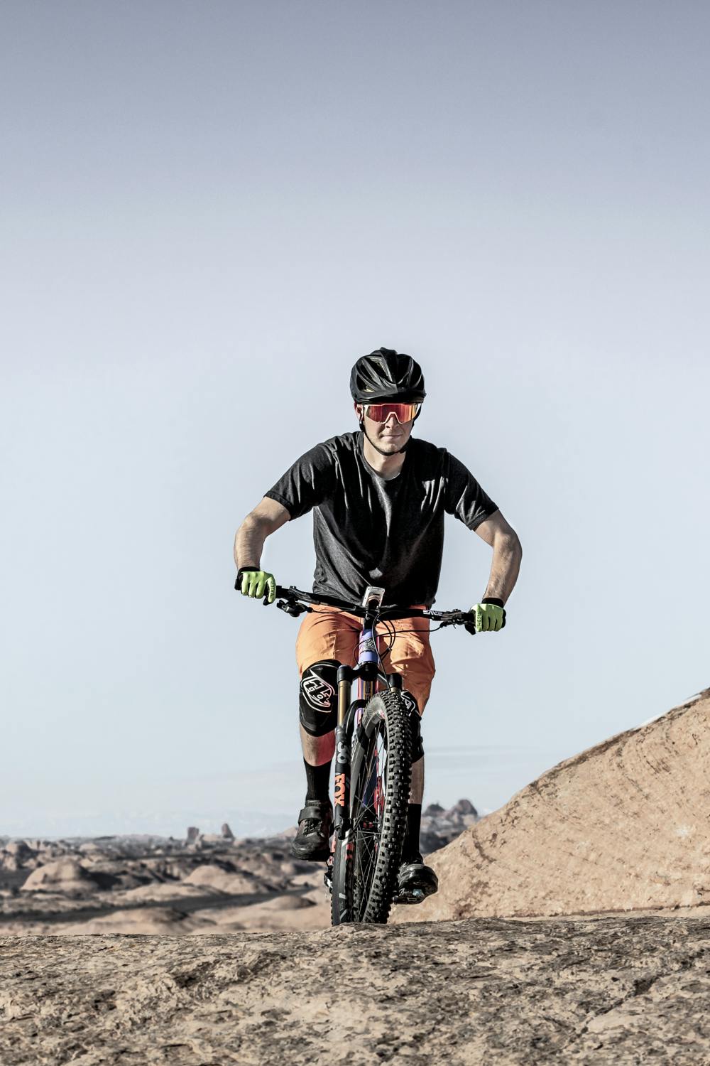 Green-yellow fabric cycling glove with black synthetic suede palm and touch function  (7 of 7)