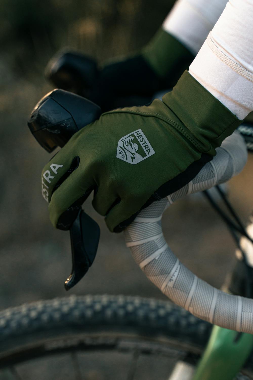 Moss green cycling glove with lycra back and black synthetic suede palm (4 of 10)