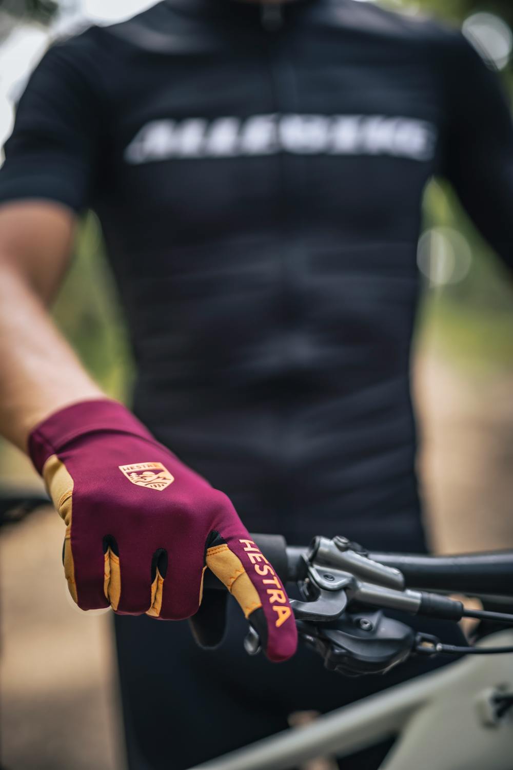 Ergo Grip Race Cut 5-finger in the color Bordeaux / Tan (4 of 9)