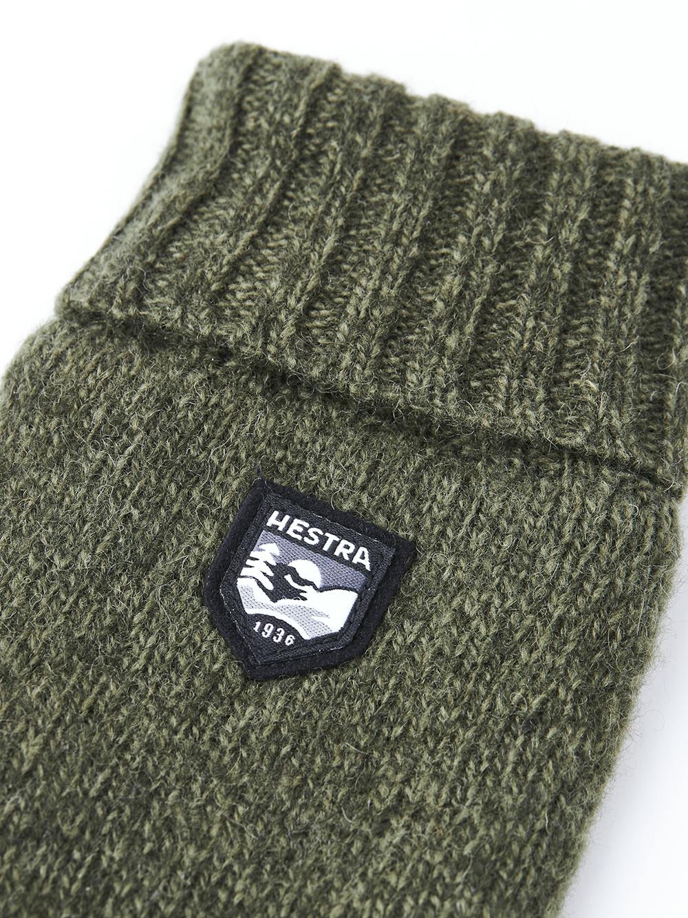 Dark green knitted glove in Shetland wool (2 of 2)