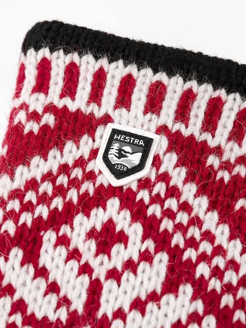 Nordic Wool Mitt in the color Red & offwhite (2 of 2)