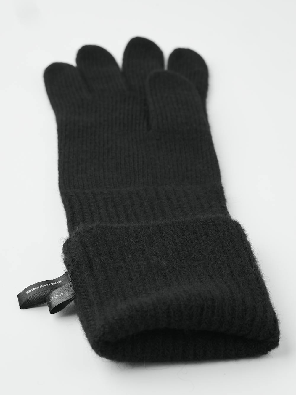 Black long knitted cashmere glove (2 of 3)