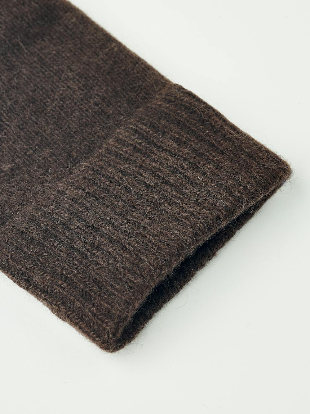 Dark brown knitted cashmere glove (3 of 4)