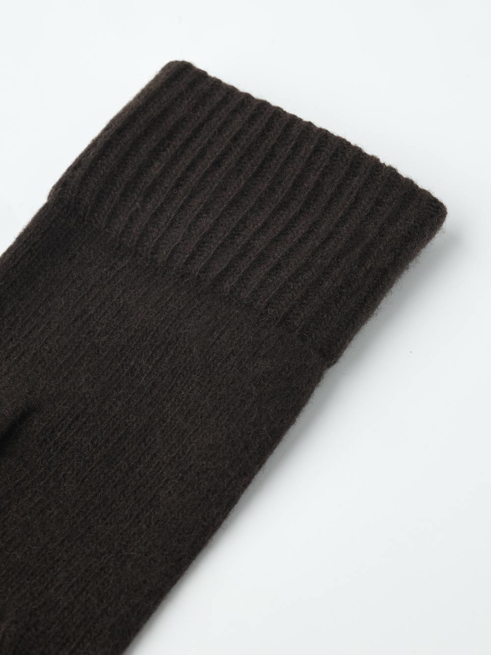 Dark brown knitted cashmere glove (3 of 3)