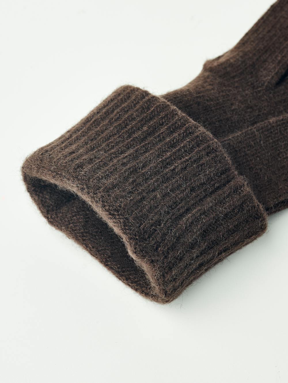 Dark brown knitted cashmere glove (4 of 4)