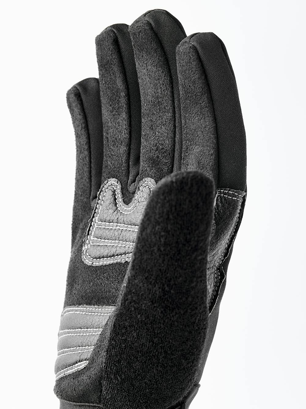 Svart friluftshandske i tyg och syntetisk mocka
(2 av 4)