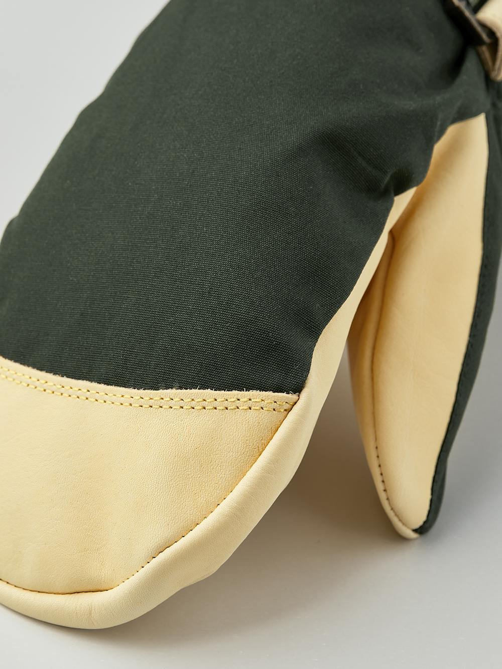 Dunkelgrüner Fausthandschuh aus Stoff mit hellgelbem Rindsleder  (7 oder 9)