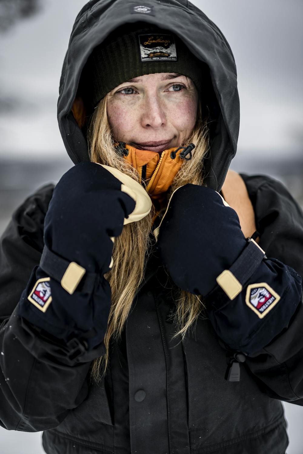 Dark blue fabric mitten with light yellow cow hide palm  (8 of 8)