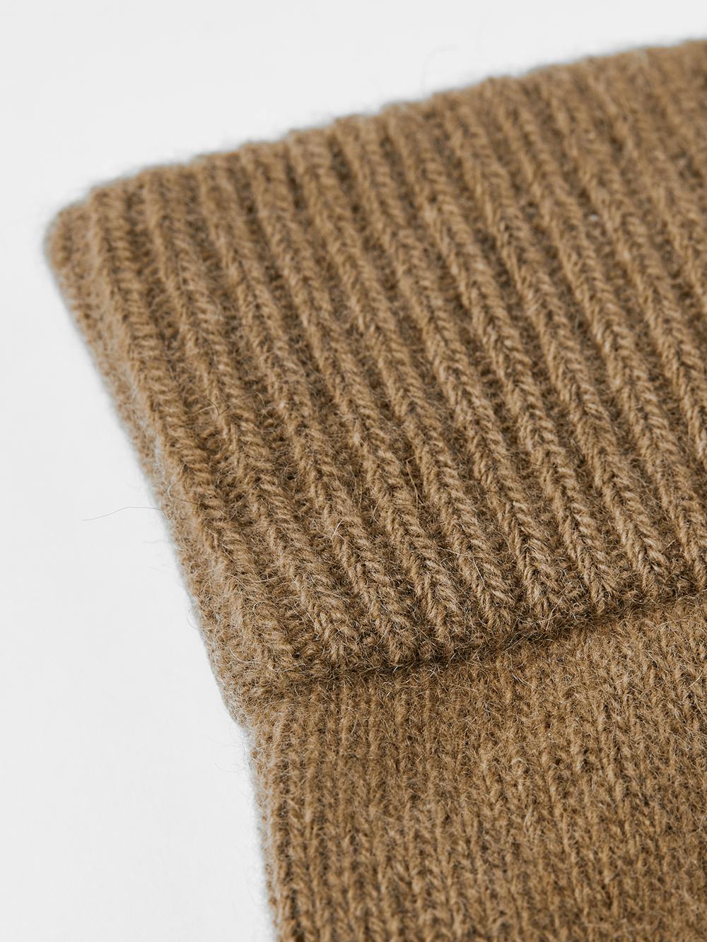 Dark beige knitted cashmere mitten (2 of 3)