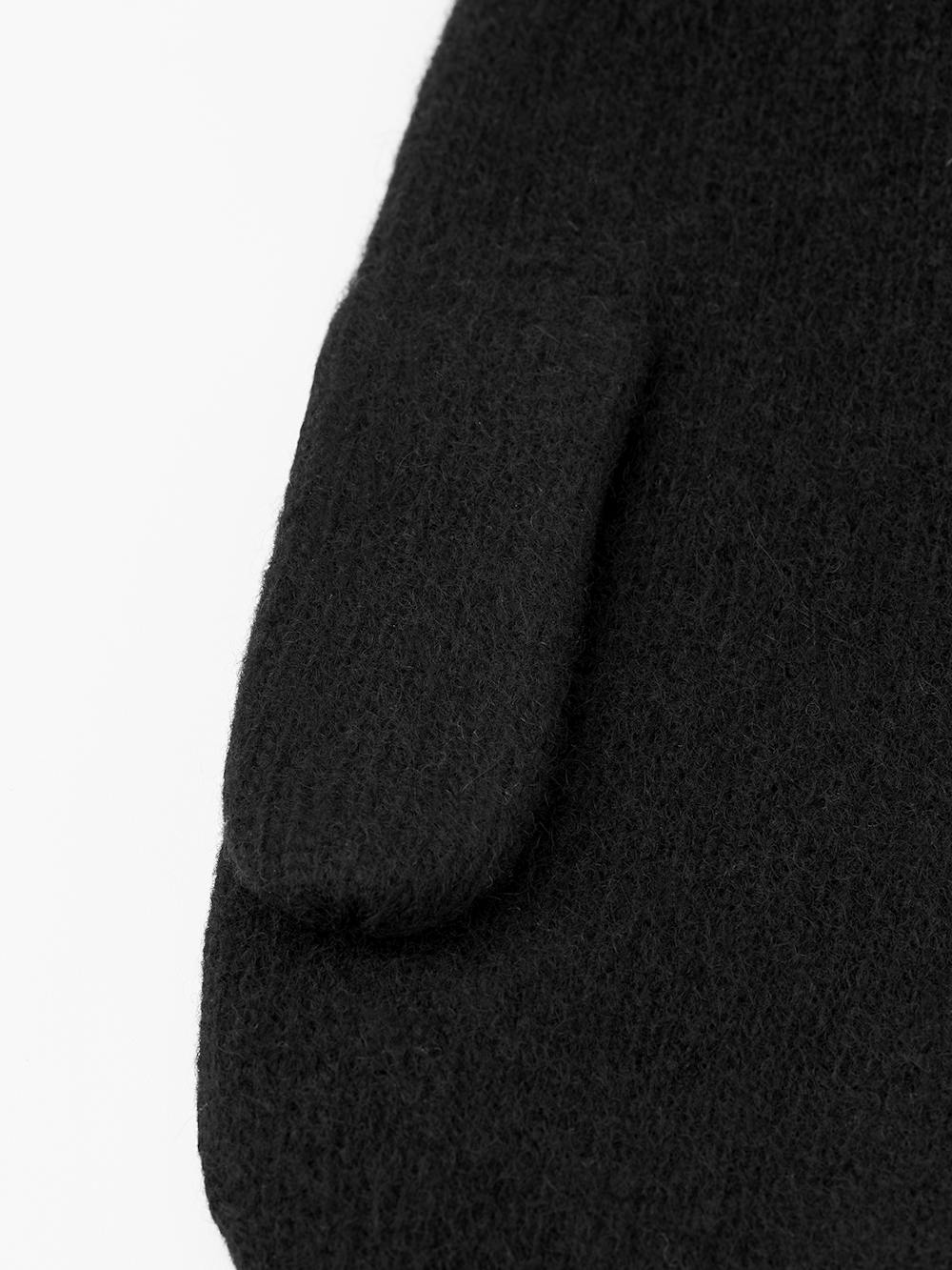 Black knitted cashmere mitten (3 of 3)