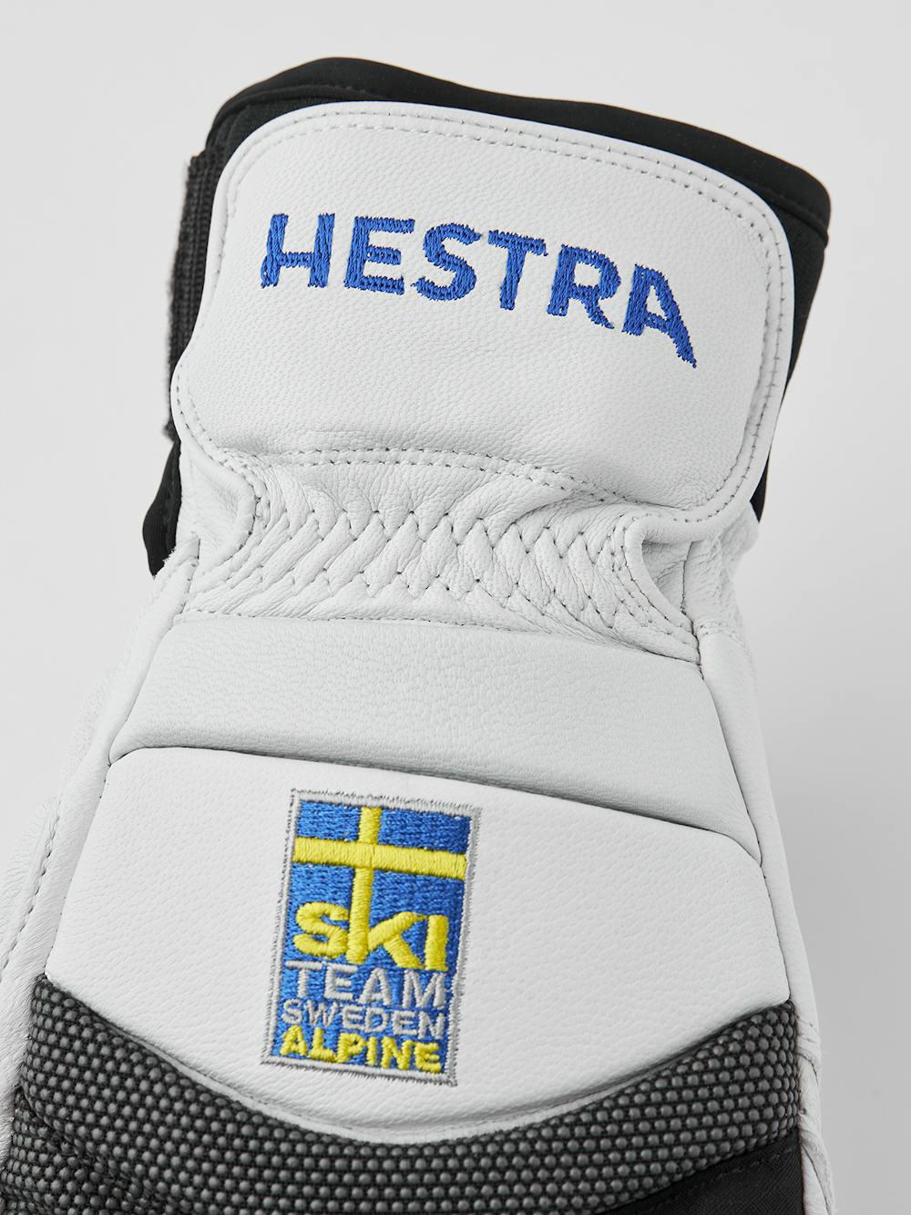 White goat leather ski glove with gray backhand protection 
 (4 of 4)