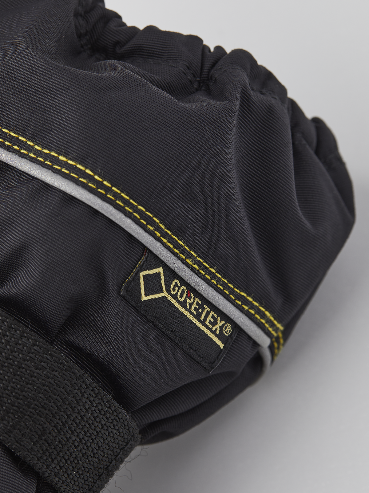 Kids' GORE-TEX Mitt - Black | Hestra Gloves